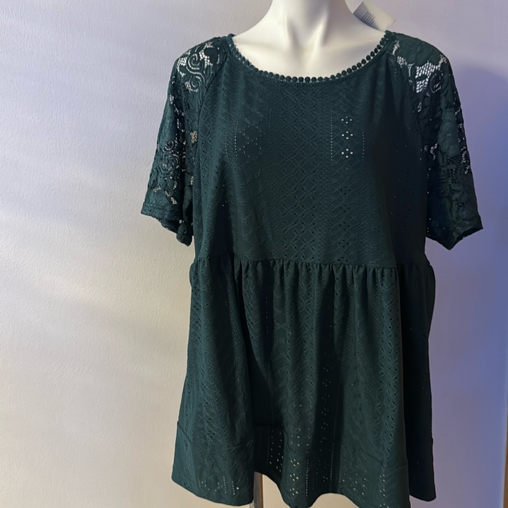NWT BloomChic lace /crochet babydoll top